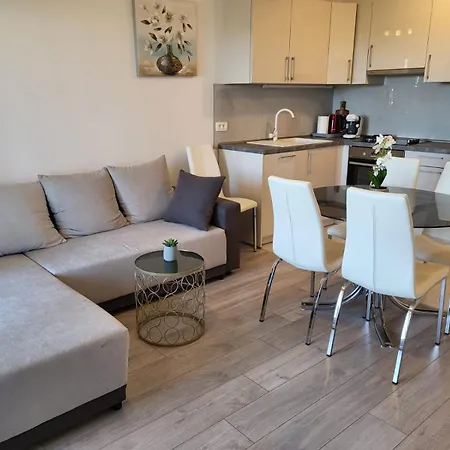 Rita Apartment *